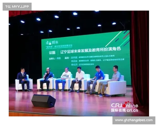 足球球员续约签字仪式引发关注新合同揭示未来发展方向 足球球员续约签字仪式引发关注新合同揭示未来发展方向